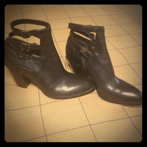 Cole Haan - Trendy Strappy Black Booties